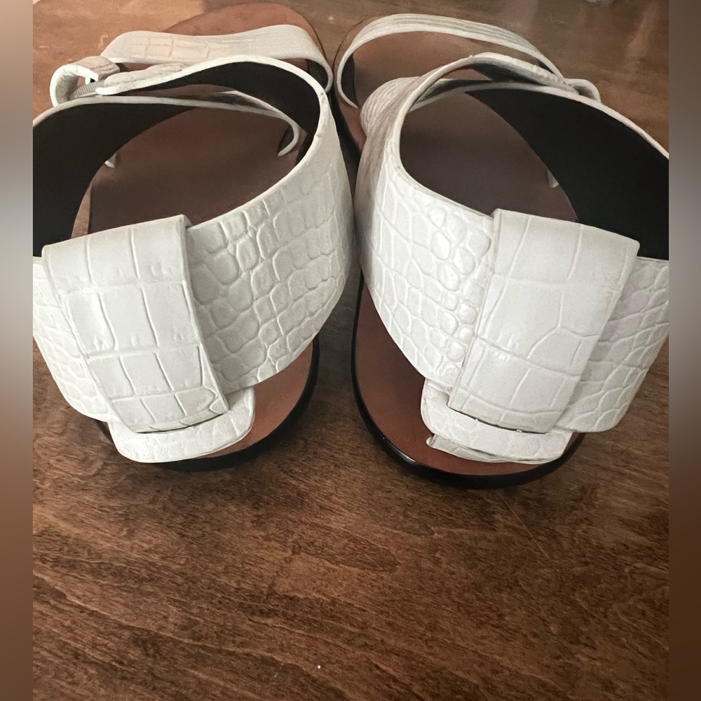 Beautiful Leather Rag & Bone Sandals - Picture 8 of 8